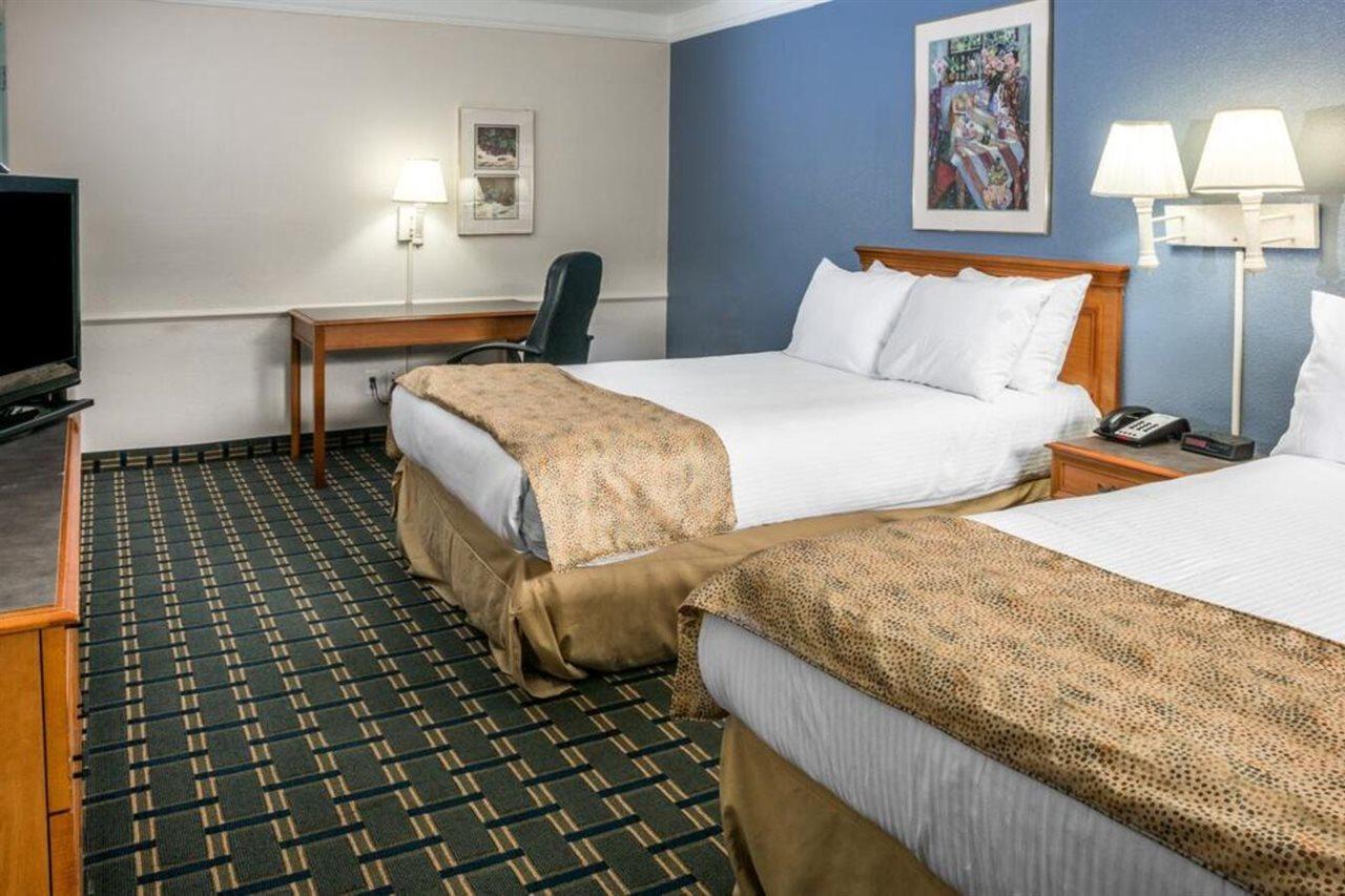 Days Inn By Wyndham Houston Exterior foto