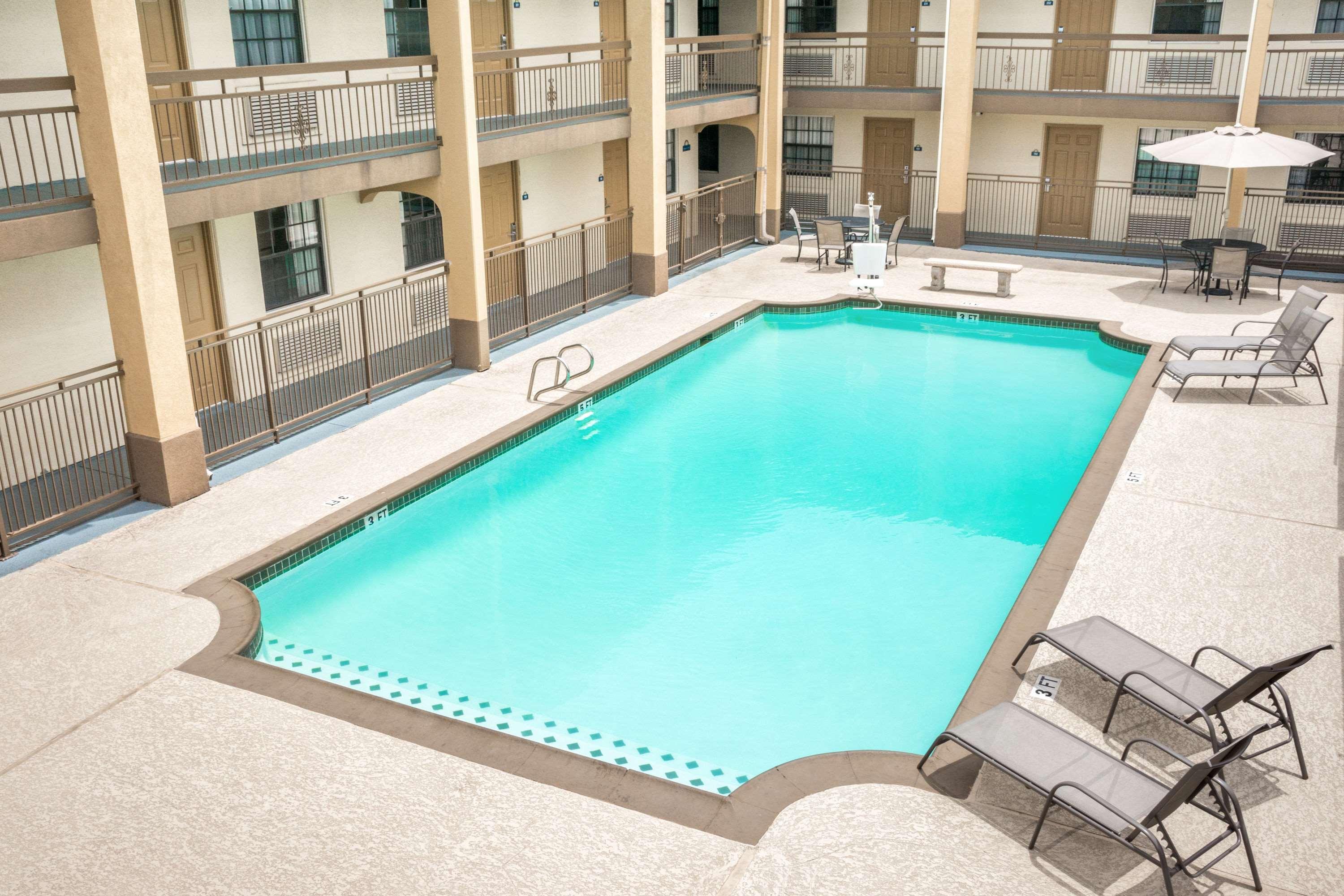 Days Inn By Wyndham Houston Exterior foto